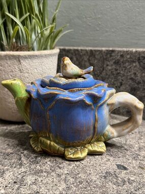 Majolica Style Cabbage Rose Ceramic Tea Pot with Bird Detail Top-Glazed-No Flaws
